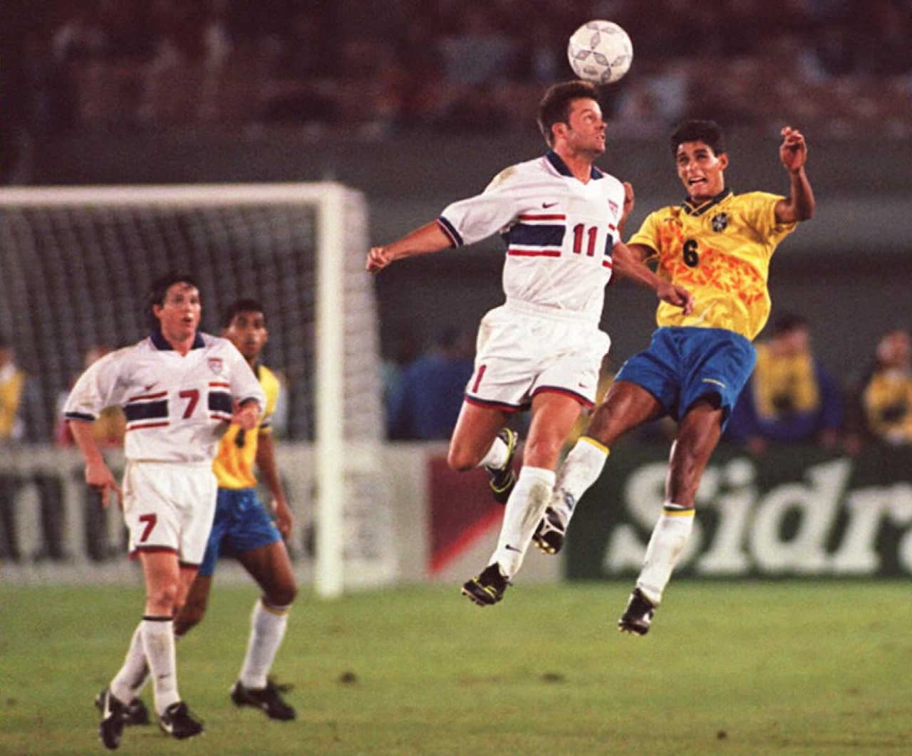 Los equipos invitados llegaron en tres ocasiones a la final pero no pudieron ganar ninguna: Brasil perdió contra México en 1996 y 2003, y Colombia ante Canadá en 2000.