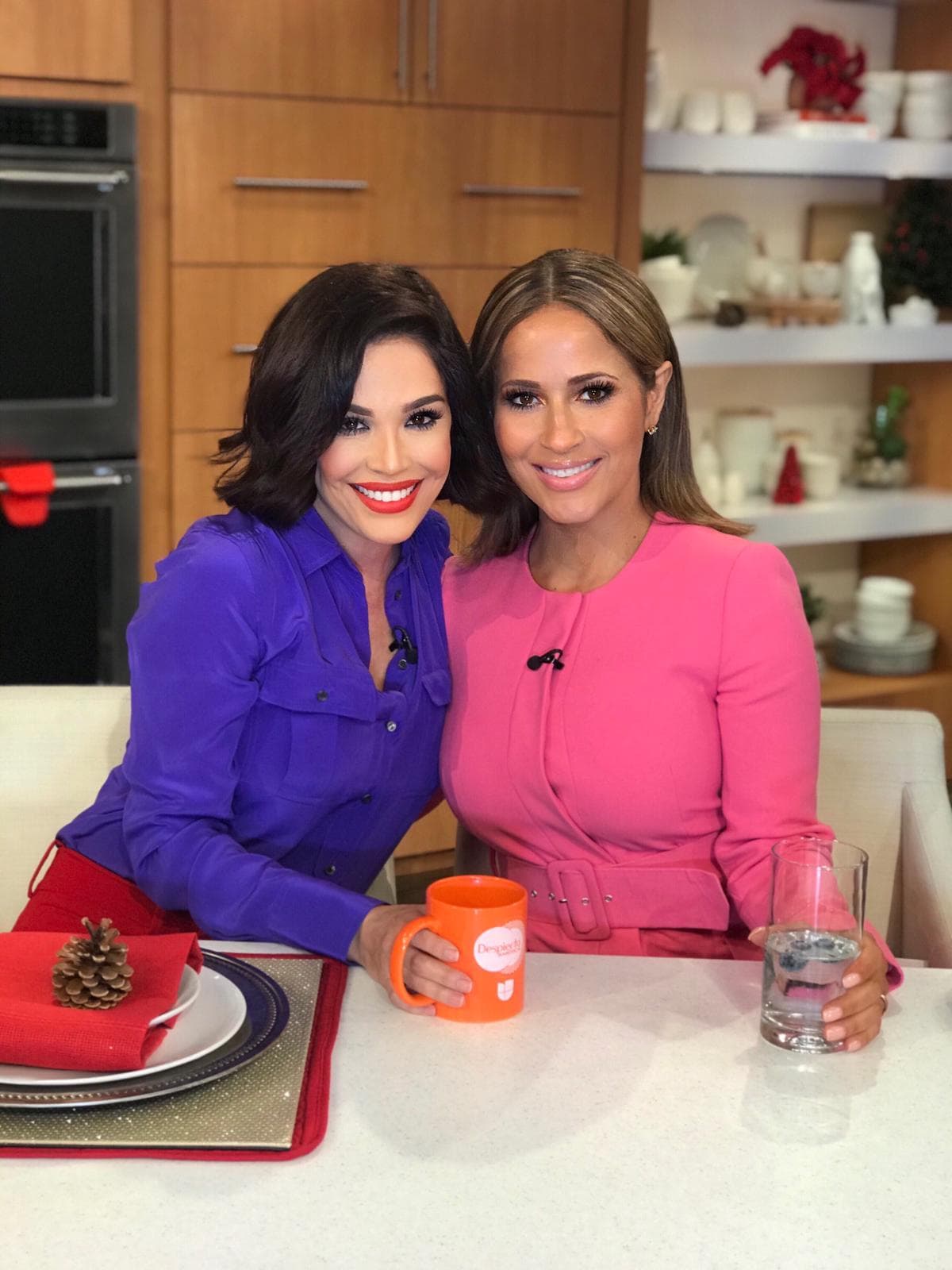 En los primeros días de su visita, se reunió con compañeros muy queridos de la época en la que presentaba el estado del tiempo en el show matutino, entre ellas Karla Martínez.