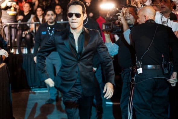 Como los grandes divos, Marc Anthony subió al escenario entre el fervor de miles de fans, con gafas de sol y necesitando solo un movimiento de caderas para enloquecer a un público mayoritariamente latino. 
