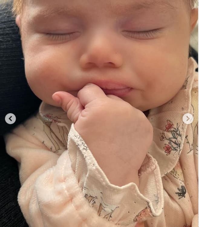 Compartió que "algunos bebés duermen menos y otros más", como es el caso de su hija Ximena. 
<br>