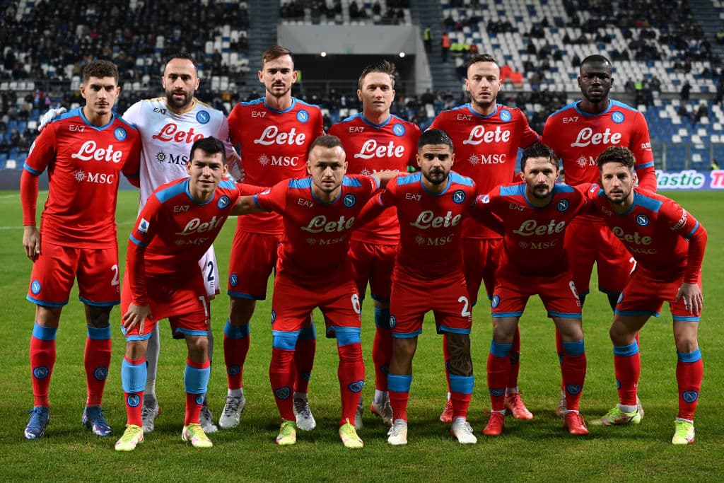 Sassuolo logra empatarle al Napoli 2-2 durante la 15va fecha en la Serie A. Scamacca y Ferrari anotaron para los locales, mientras que Fabián Ruiz Peña y Dries Mertens para los 'azurri'; Hirving Lozano fue titular durante el encuentro.