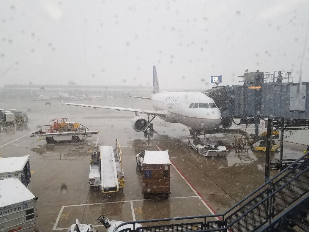 Cancelan más de 700 vuelos en los aeropuertos de Chicago por condiciones invernales