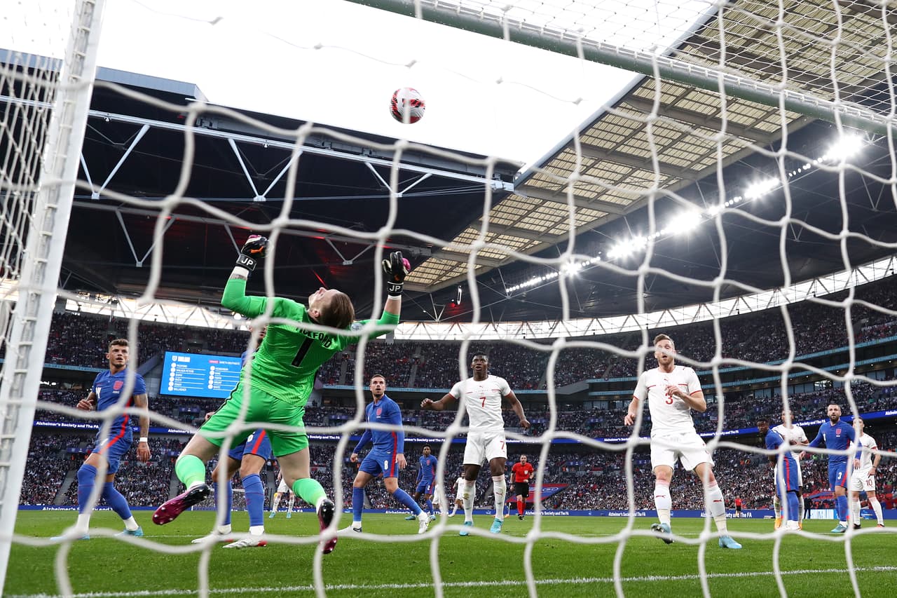 Inglaterra venció 2-1 a Suiza en amistoso celebrado en Wembley.