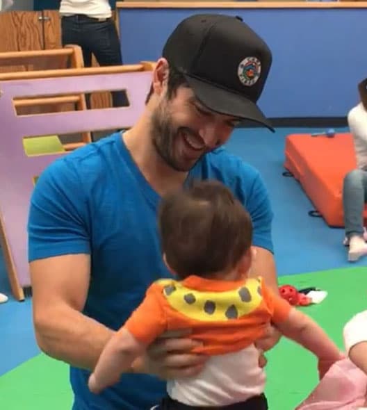 Poncho Herrera se estrenó recientemente com padre.