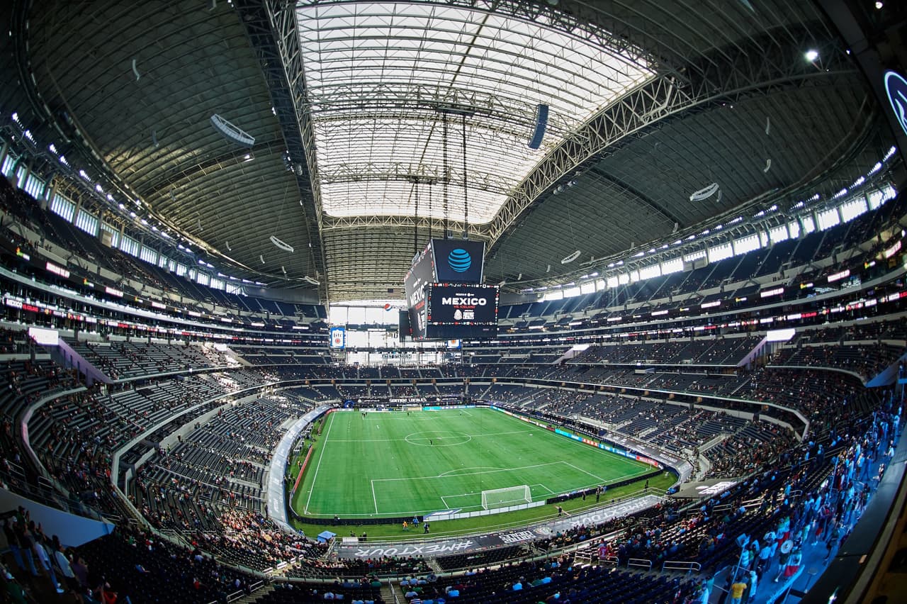 La selección mexicana derrotó a Islandia tras un primer tiempo que generó algunas dudas, pero en el complemento con ‘Chucky’ Lozano, Héctor Herrera, Néstor Araujo y Gerardo Arteaga, el partido se volvió todo del lado del Tri y se llevaron el triunfo.