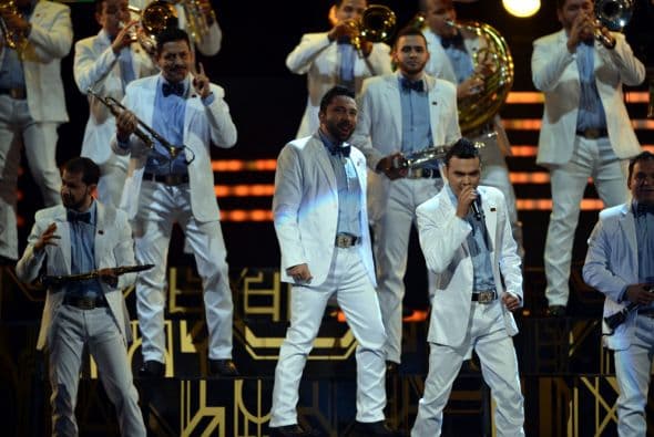 El siguiente número musical corrió a cargo de Banda el Recodo de Cruz Lizárraga, quienes nos pusieron a bailar con "Vas a llorar por mí".