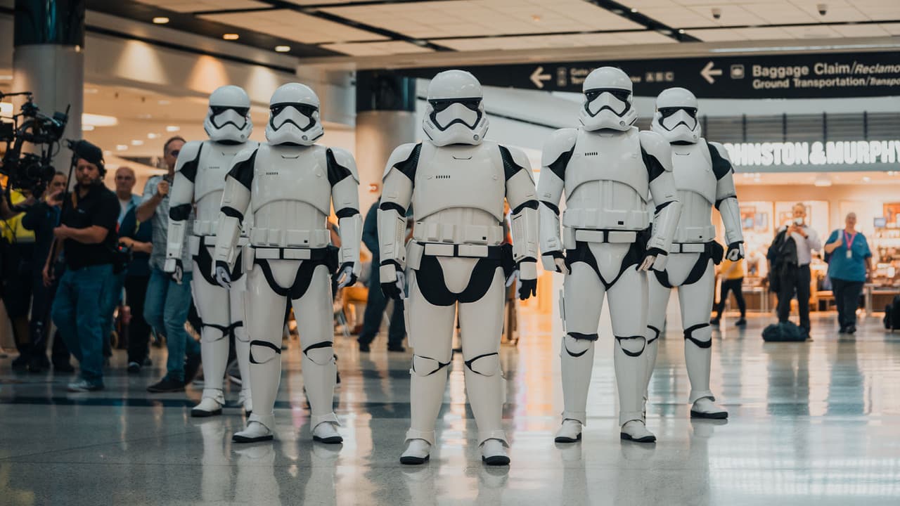 Ante la sorpresa de muchos, soldados galácticos llegaron a apoderarse del Aeropuerto Intercontinental George Bush en Houston.