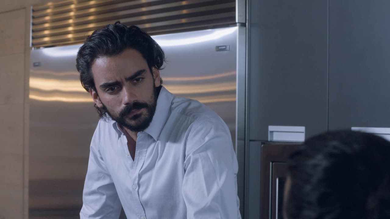 Sin embargo, el hijo de Catalina está dispuesto a sacrificar su amor por Miguel con tal de casarse con Leonora y complacer a su madre.