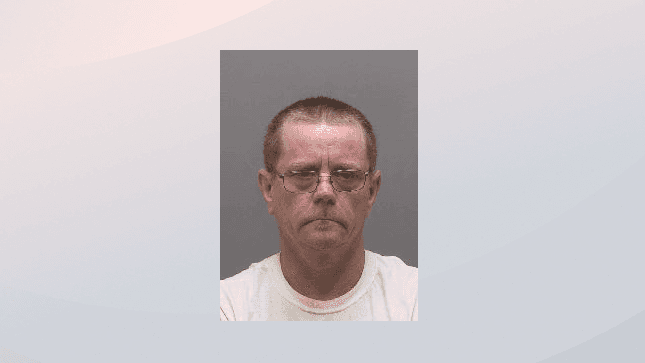 Michael Wayne Sellars (Hombre/Caucásico) - Delito Menor por Solicitud de Prostitución, Posesión con intención de vender y entregar parafernalia de drogas. Fianza asegurada $40,000.00