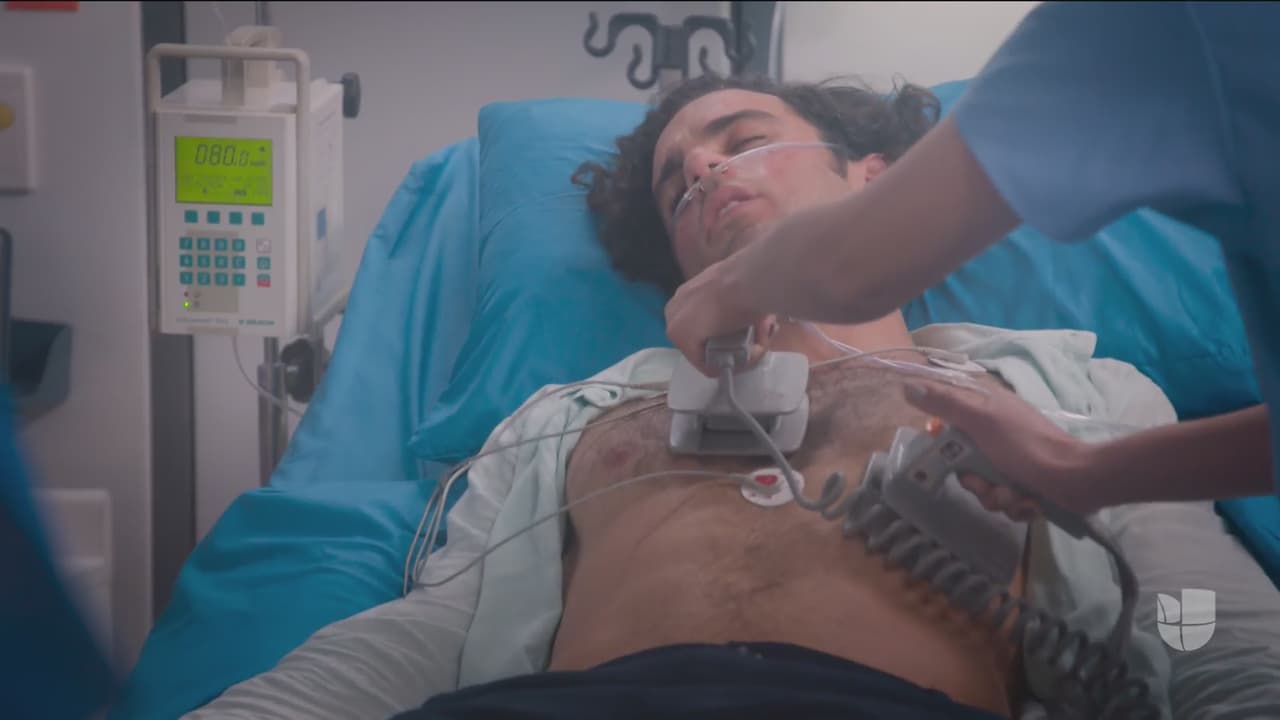 Los doctores lo atendieron rápidamente, pero su condición era grave.