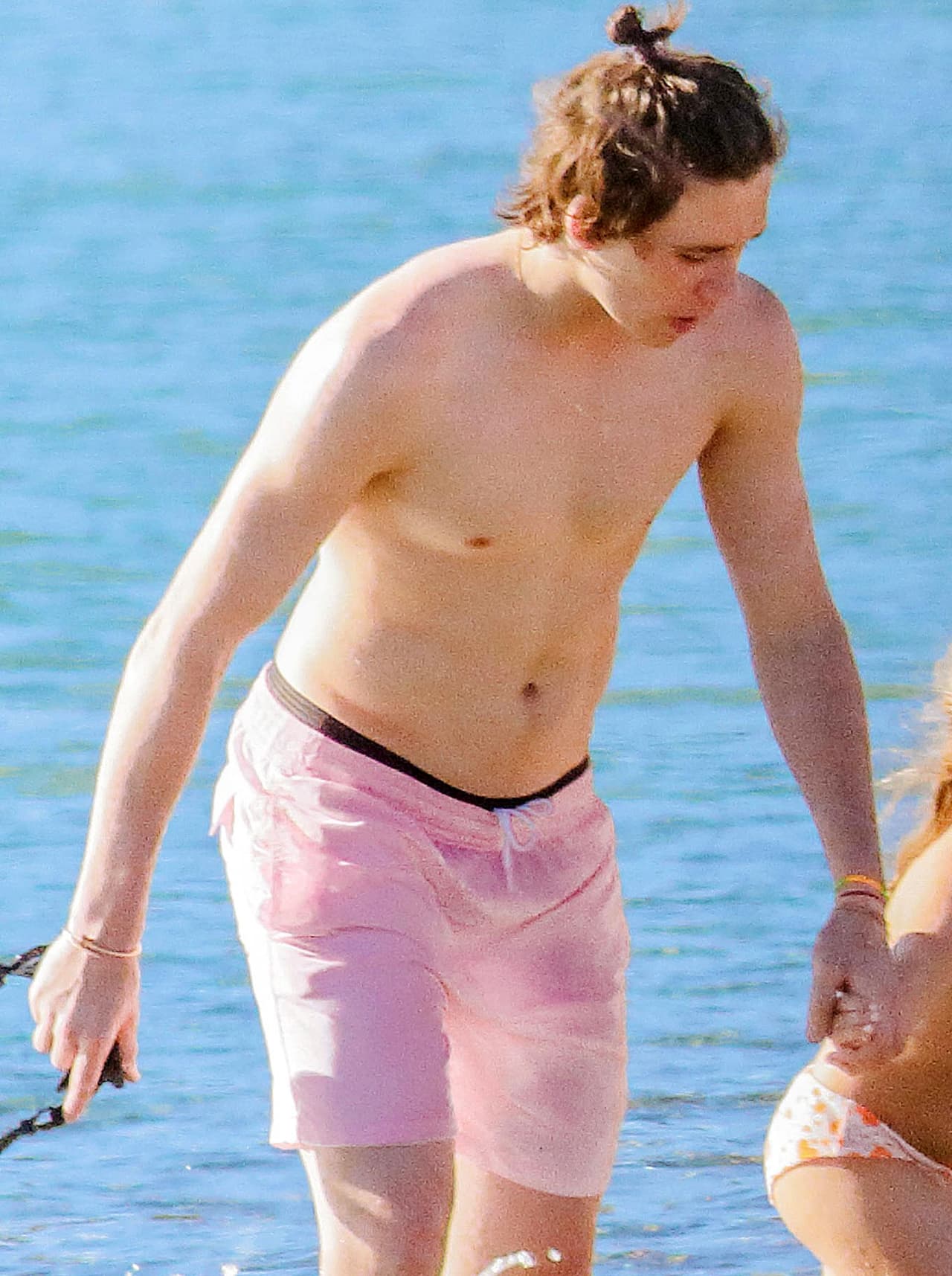 Brooklyn ya es todo un guapo jovencito.