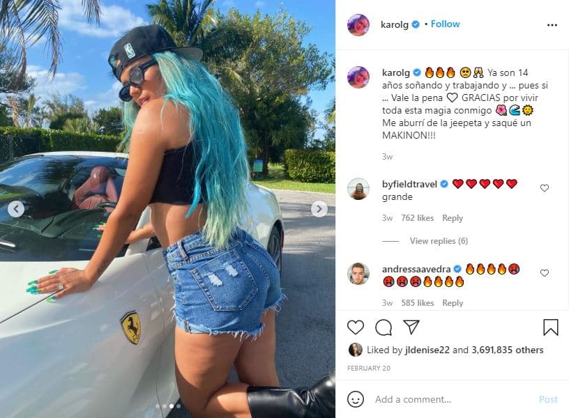 Sin embargo, Karol G ahora pasó la página para dar inicio a nuevas aventuras a bordo de este Ferrari 812 GTS que ella misma se obsequió con motivo de celebración de su 
<b>cumpleaños número 30 y de su exitosa trayectoria en la música</b>. 
<br>
<br>
<b>Relacionado:</b> 
<a href="https://www.univision.com/carros/carros-y-famosos/karol-g-conquista-las-redes-con-estas-fotos-candentes-junto-a-exoticos-superautos-fotos"><u>Karol G conquista las redes con estas fotos candentes junto a exóticos superautos</u></a>