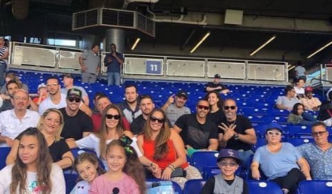 Por su parte, Elizabeth Gutiérrez compartió con sus seguidores de dicha red social, algunas imágenes de este especial momento para ella y su familia.