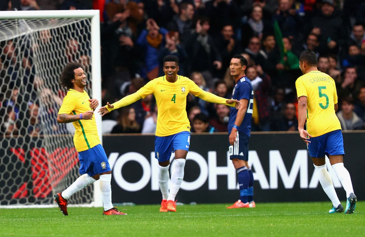 Sobre el minuto 16, el turno fue para Marcelo con un remate potente de pierna derecha ante un mal rechazo de la defensa asiática.
