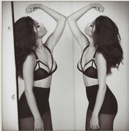 Aunque este 2015 no se confirmó ninguno de sus posibles romances, es lógico que este mujerón tiene una fila esperando por un date.