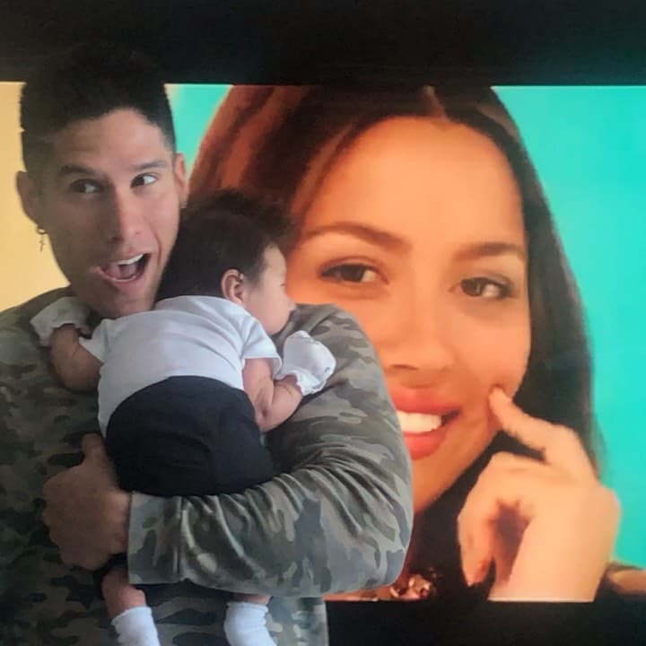 El cantante Chyno Miranda también debutó como papá en abril, tras la llegada de 
<b><a href="https://www.univision.com/famosos/hijo-mio-bienvenido-chyno-miranda-muestra-en-video-el-nacimiento-de-su-hijo-por-medio-de-un-parto-natural-en-casa-video">su primogénito Lucca</a></b>.