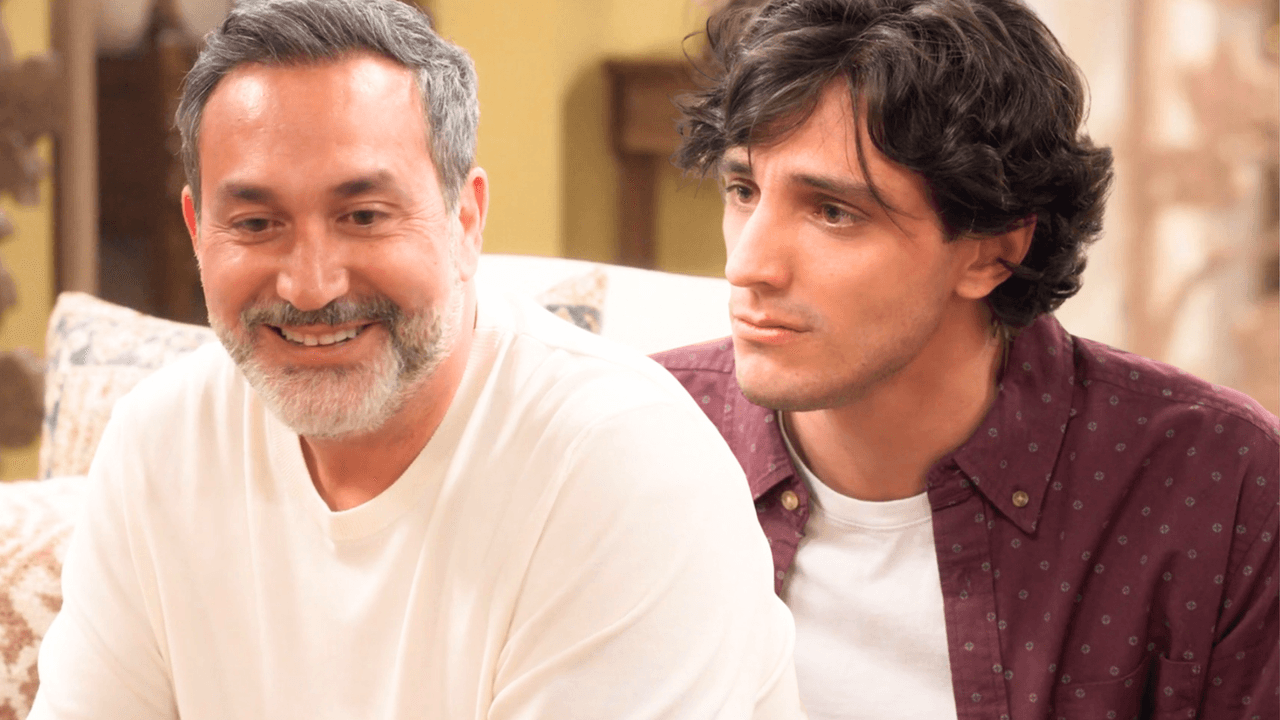 Julián le asegura a Juan que siempre será su padre | Sabor A Ti | Capítulo 9