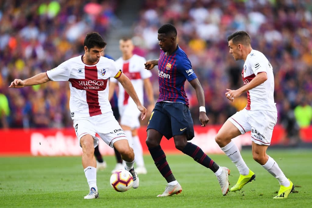 Huesca trataba de hacer un partido digno en el Camp Nou, pero le daba muchas ventajas a un poderoso como Barcelona.