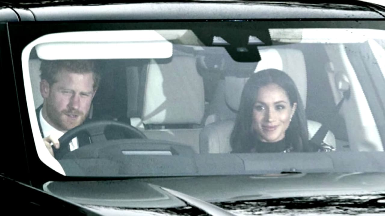 Miembros de la Familia Real Británica se convierten en juguetes