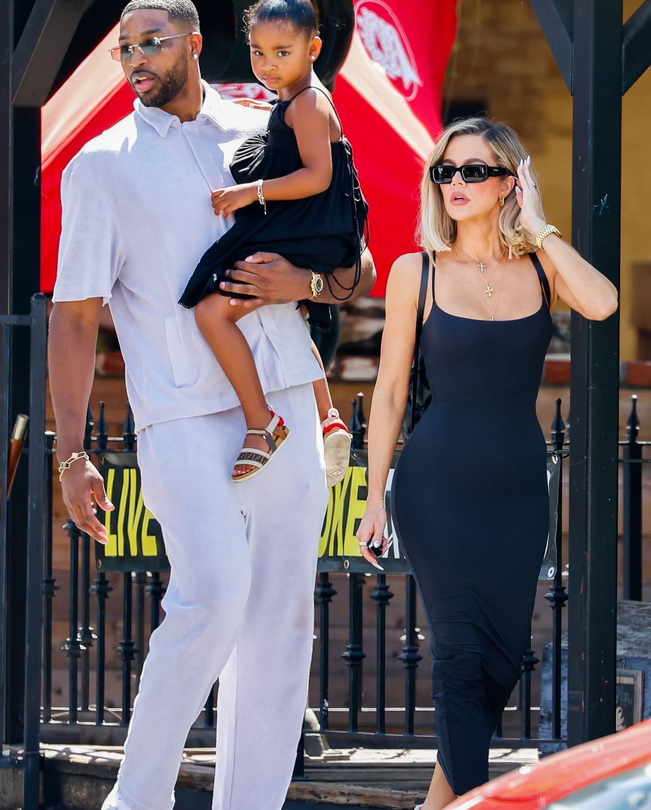 Khloé no ha cortado la relación con el padre de sus hijos; incluso, en el estreno de la segunda temporada del reality show familiar se le ve visitando al bebé.