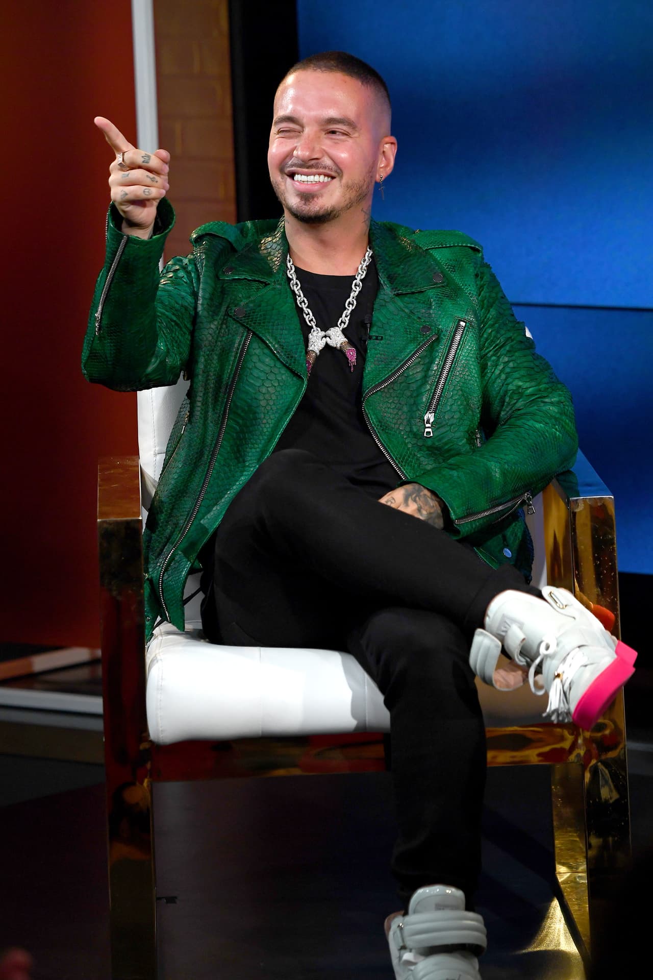 J Balvin es el favorito de la noche, ya que compite en ocho categorías con ‘Vibras’: Mejor Álbum del Año, Mejor Grabación del Año por dos temas, Mejor Fusión/Interpretación Urbana, Mejor Canción Urbana por tres temas y Mejor Álbum de Música Urbana. El misterio de cuántos Latin GRAMMY se llevará a casa, será revelado.