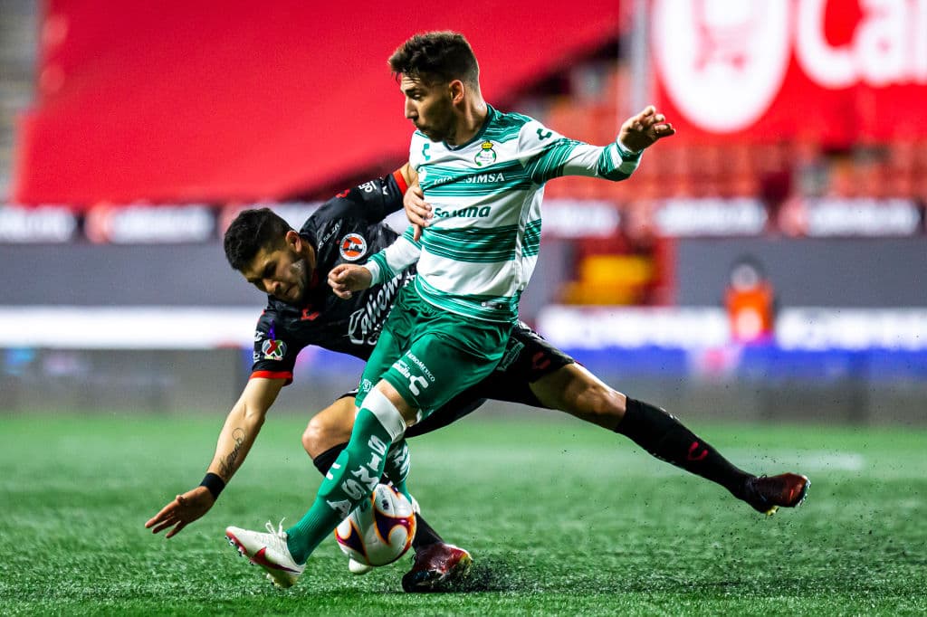 Félix Torres se encarga de marcar el único gol del partido y le da la victoria 0-1 a Santos. Los Guerreros se ponen el tercer lugar (a la espera del resultado del Toluca) y Xolos cae a la novena posición (a la espera del resultado de Chivas).
