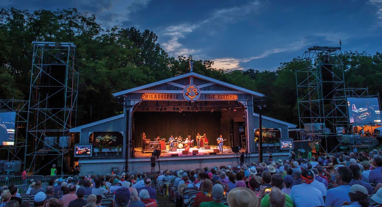<b><a href="https://folkfest.org/">Philadelphia Folk Festival at Old Pool Farm (18 al 21 de agosto)</a></b>. Organizado por la Philadelphia Folksong Society, el evento continúa transformando una granja de Schwenksville en un destino musical.