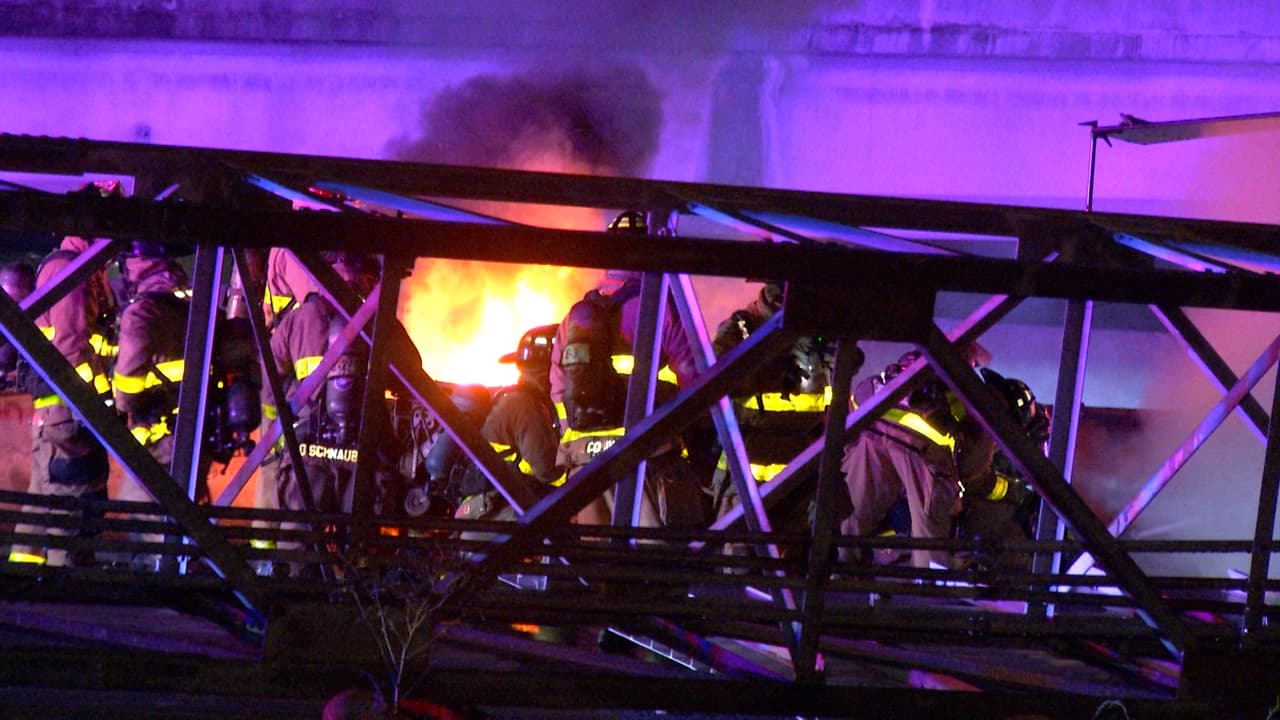 <h3 class="cms-H3-H3">Vías alternas tras accidente de un tráiler</h3>
<br>
<br>Si vienes del Loop 410 East para tomar el IH-35
<br>
<br>- Tomar Perrin Beitel Road y Walzem Road
<br>- Tomar Perrin Beitel Road y Wurzbach
<br>
<br>El Loop 410 está parcialmente cerrado a la altura de Blanco Road por una construcción.