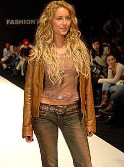 Esta guapa uruguaya sigue siendo invitada para modelar ropa de importantes diseñadores mexicanos. ¿Cuál de estas actrices te parece más bella?