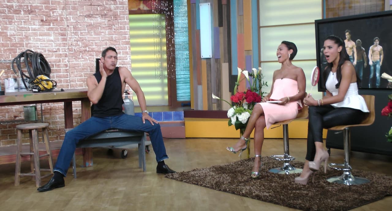 ¡Johnny nos muestra sus dotes dancísticos!