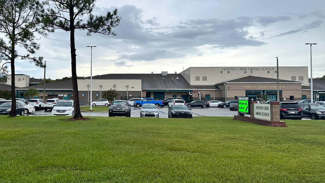 "Sin poder tener comunicación con los niños": madres reaccionan al cierre preventivo de escuela en el condado Orange