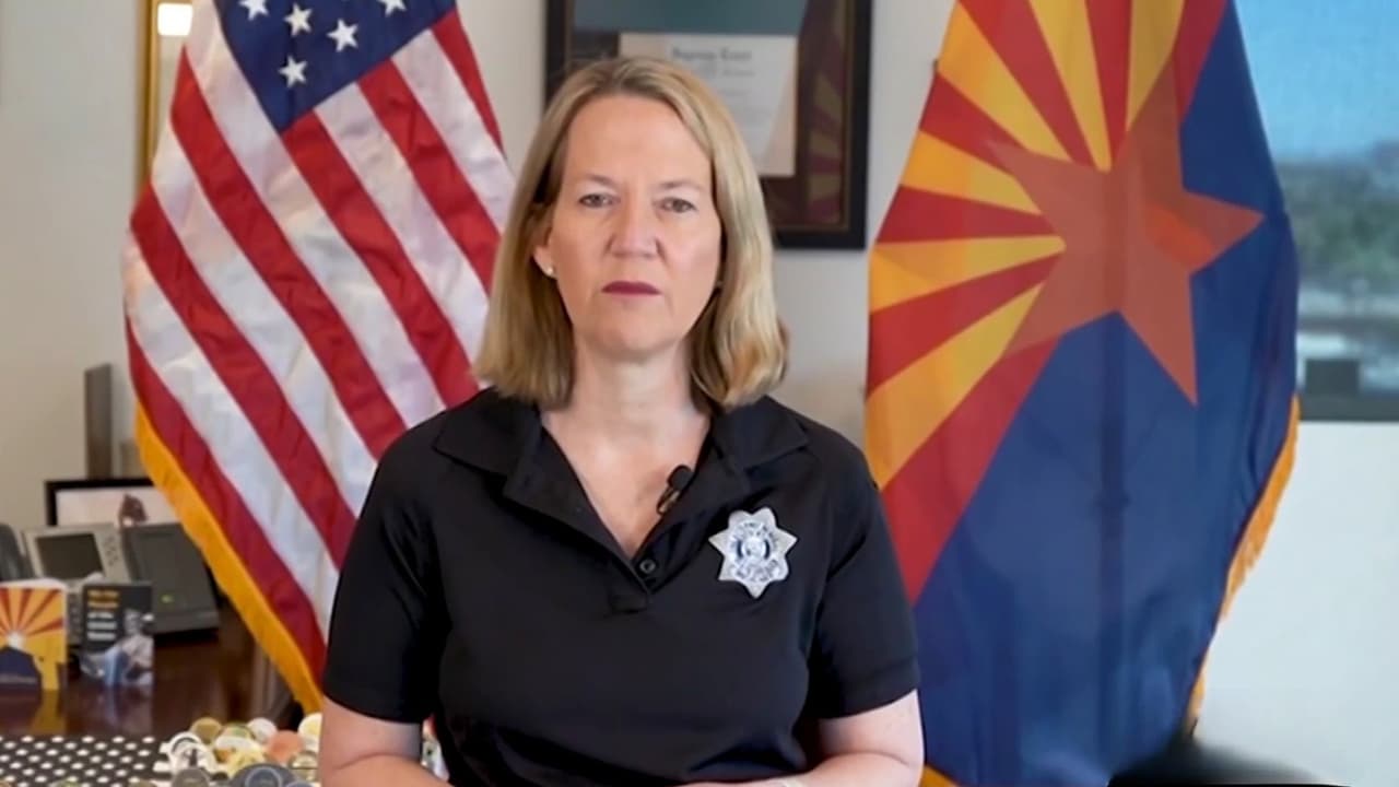 Fiscal general de Arizona enfrenta presiones políticas para renunciar por declaraciones contra ICE