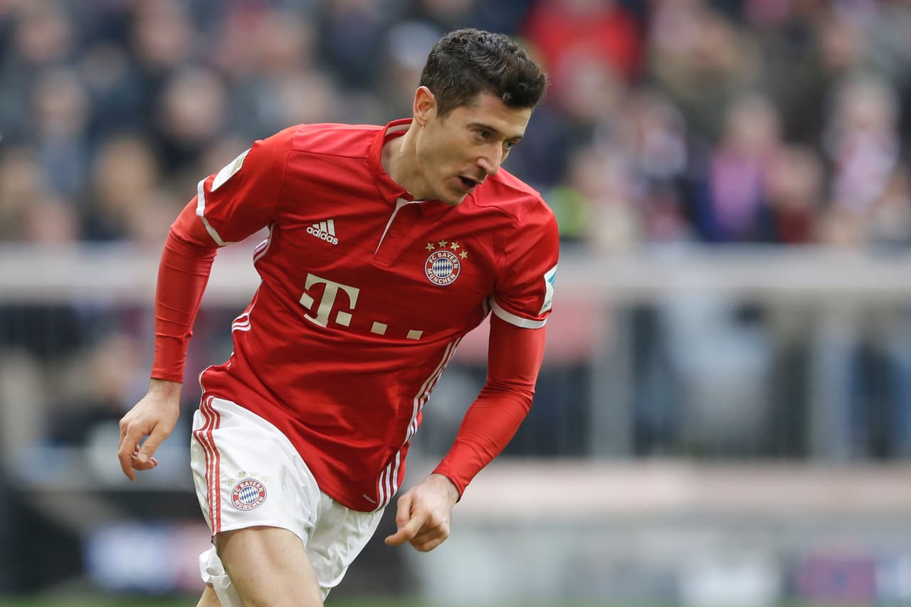 El tercer y definitivo gol llegó al minuto 55 con la segunda anotación de Lewandwoski que consiguió su anotación número 21 de la temporada.