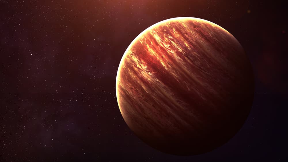 Está conformado por gases, tiene 318 veces más la masa de la Tierra y es el planeta que más brilla a lo largo de todo el año; pero además de todo eso, Júpiter es un caso muy raro, y cumple un papel muy importante en nuestro sistema solar.