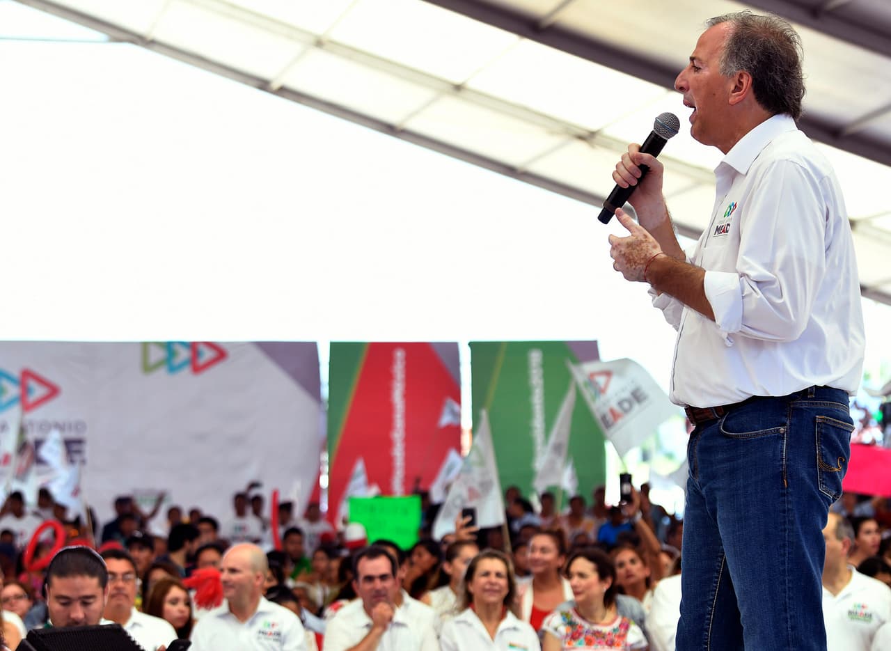 Por su parte, el candidato oficialista José Antonio Meade, realizó su cierre de campaña el domingo en Coatzacoalcos, Veracruz.