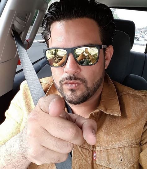 De acuerdo al perfil privado de 
<b><a href="https://www.instagram.com/lauracamarena21/" target="_blank">Instagram</a></b> que Laura Cristina tiene, se describe como una agente de bienes raíces. Según información de Ventaneando, ella tiene 52 años de edad, casi 20 años más que Jerry Bazúa, quien en septiembre de este 2019 cumplirá 36.