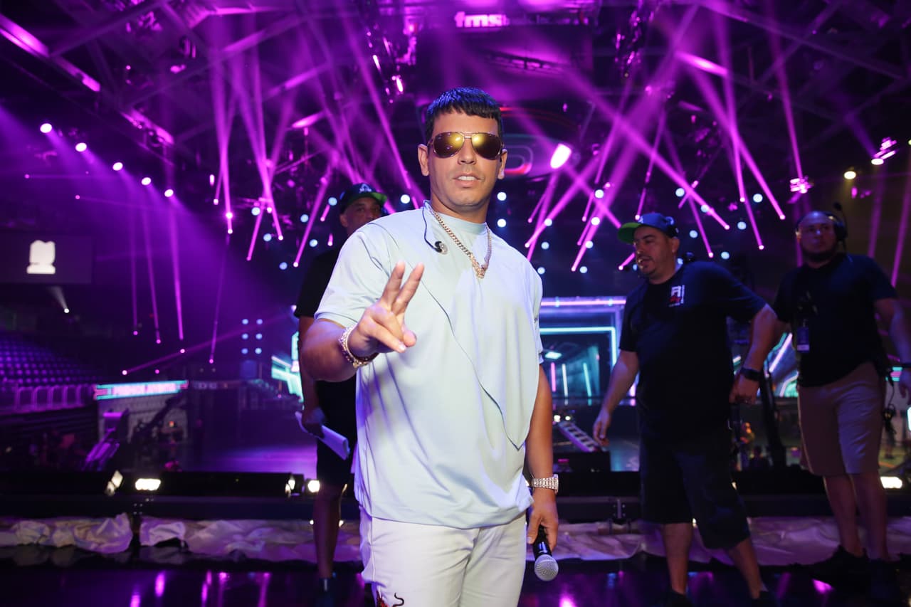 Tito El Bambino está de regreso, y Premios Juventud fue elegido como el lugar para interpretar su nuevo sencillo.