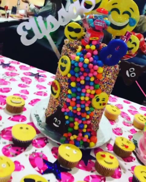 Por eso Gabriel y Geraldine las festejaron en la misma fiesta, donde hubo pastel, cupcakes y muchas golosinas.