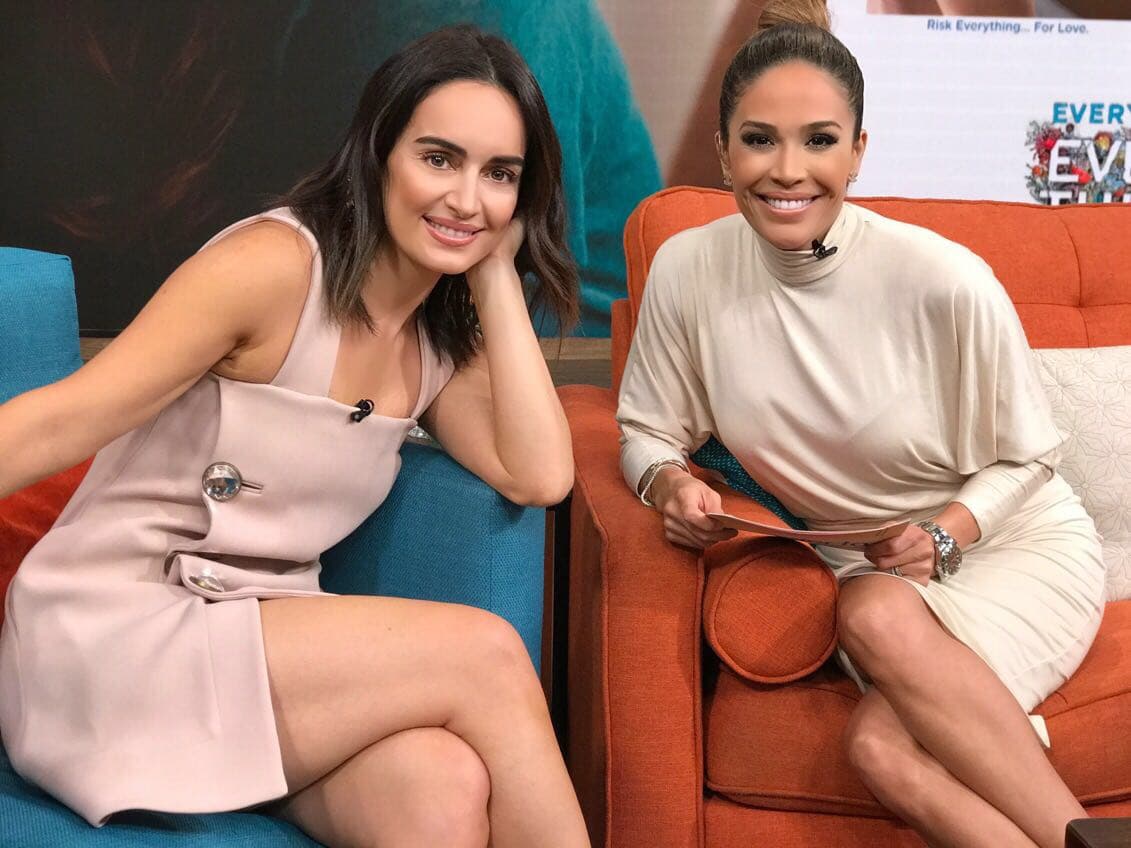 Ana de la Reguera recibió una sorpresa que la hizo sonrojar en Despierta América