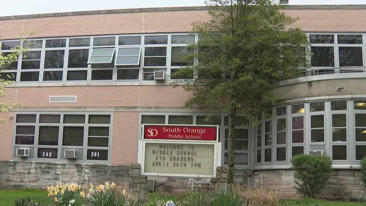 Dos menores pierden el conocimiento al realizar reto viral en escuela de Nueva Jersey