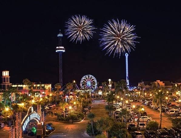 <b><a href="https://bedfordtx.gov/4thFEST" target="_blank">Fuegos artificiales del 4 de Julio en Bedford:</a></b>
<br>