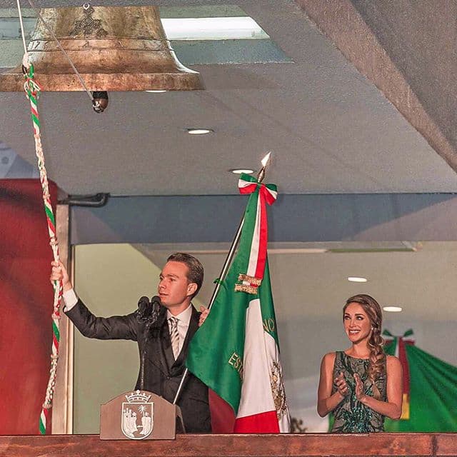 Así vimos a Anahí el 15 de septiembre de este año. Muy glamorosa ¿no?