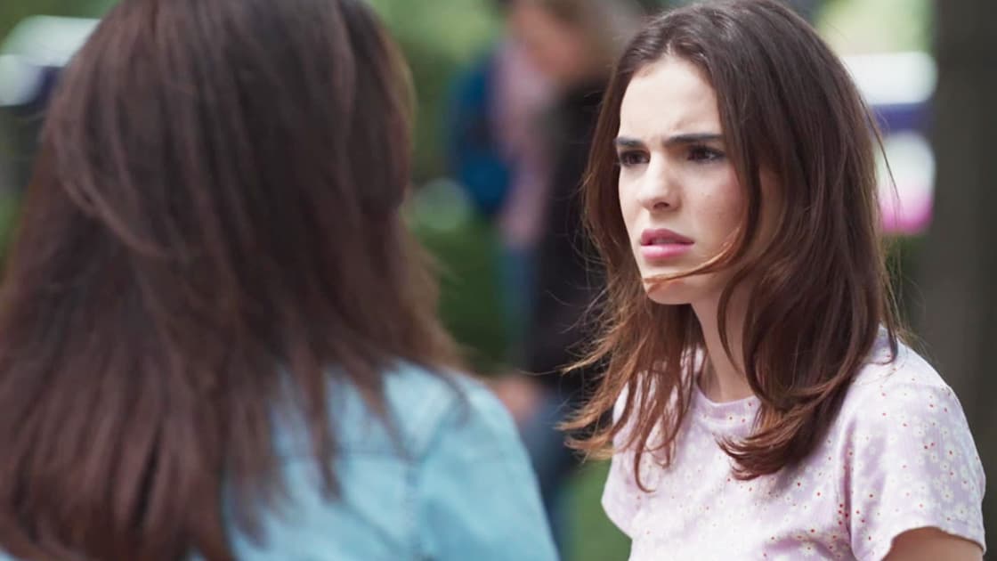 ¡Sara queda en evidencia frente a Aura! | Hermanas, Un amor Compartido | Capítulo 8