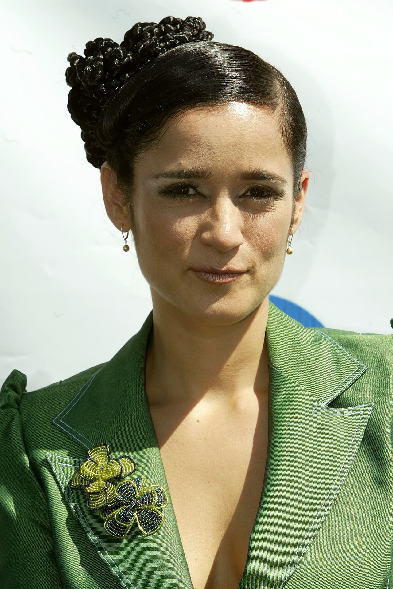 Una melena pelirroja y larga la convertirían en la versión humana de este bello personaje.