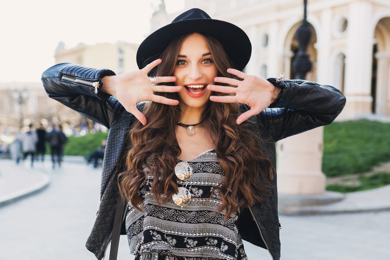 <b>Quien tiene el Nodo lunar norte en Leo tendrá su Nodo lunar sur en Acuario</b>
<br>La lección que tienes que aprender en la vida es: vencer el miedo al ridículo y al error.