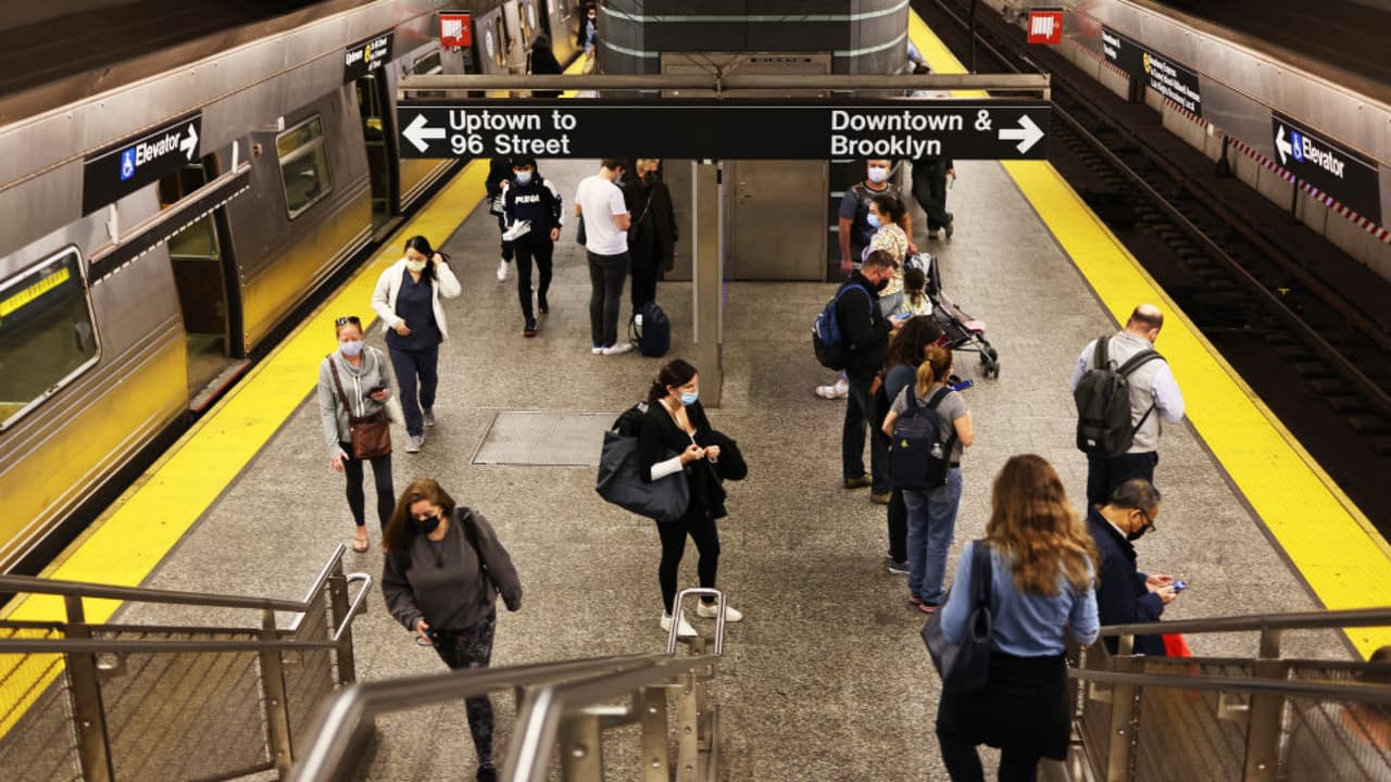El crimen en el transporte público de NYC se acerca a niveles prepandémicos