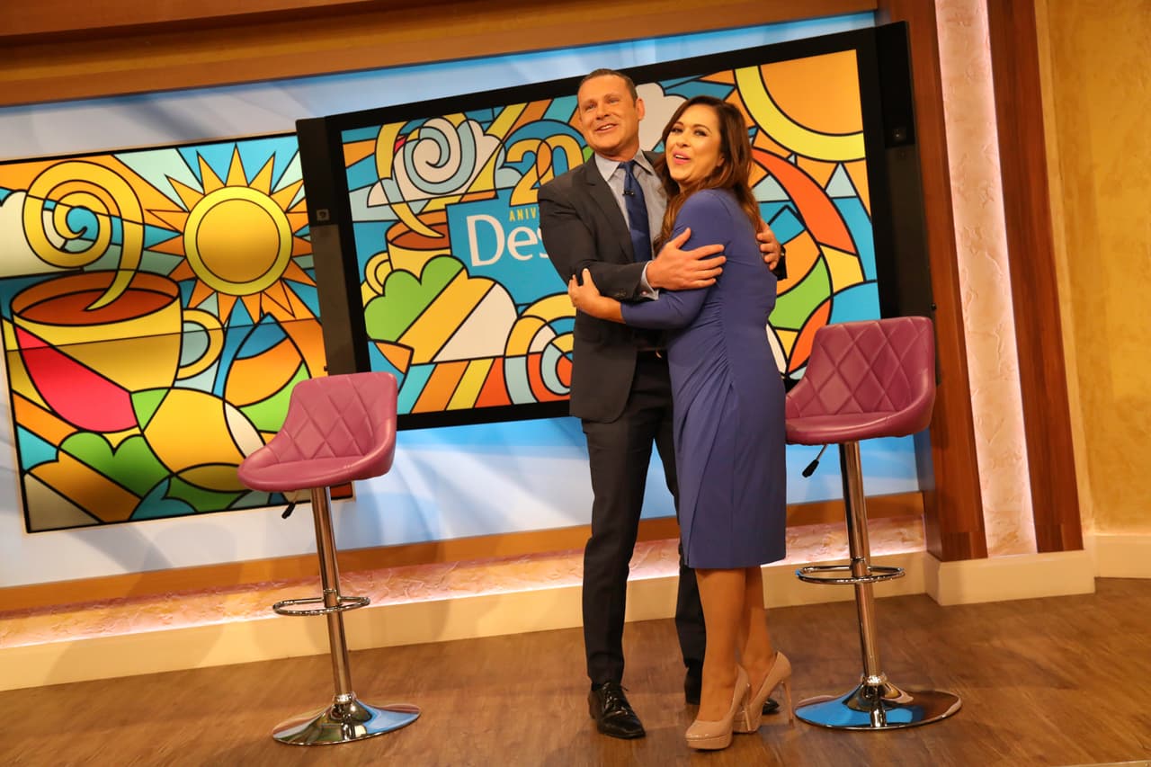 Alan invitó a Neida a escuchar las bellas palabras que le dedicó Maity Interiano.