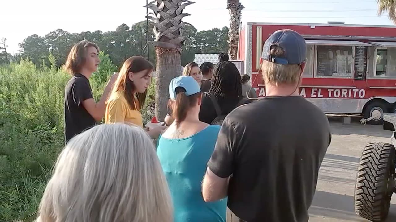 A raíz de la publicación hecha por Giselle, su padre Eleazar vio un incremento radical en sus ventas y tuvo que cerrar el negocio temprano los dos siguientes días, después de que se agotaron los platillos.