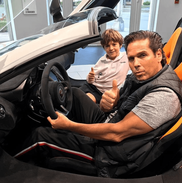 El actor aprovechó la plática para contar cómo le hace para mantenerse sano.