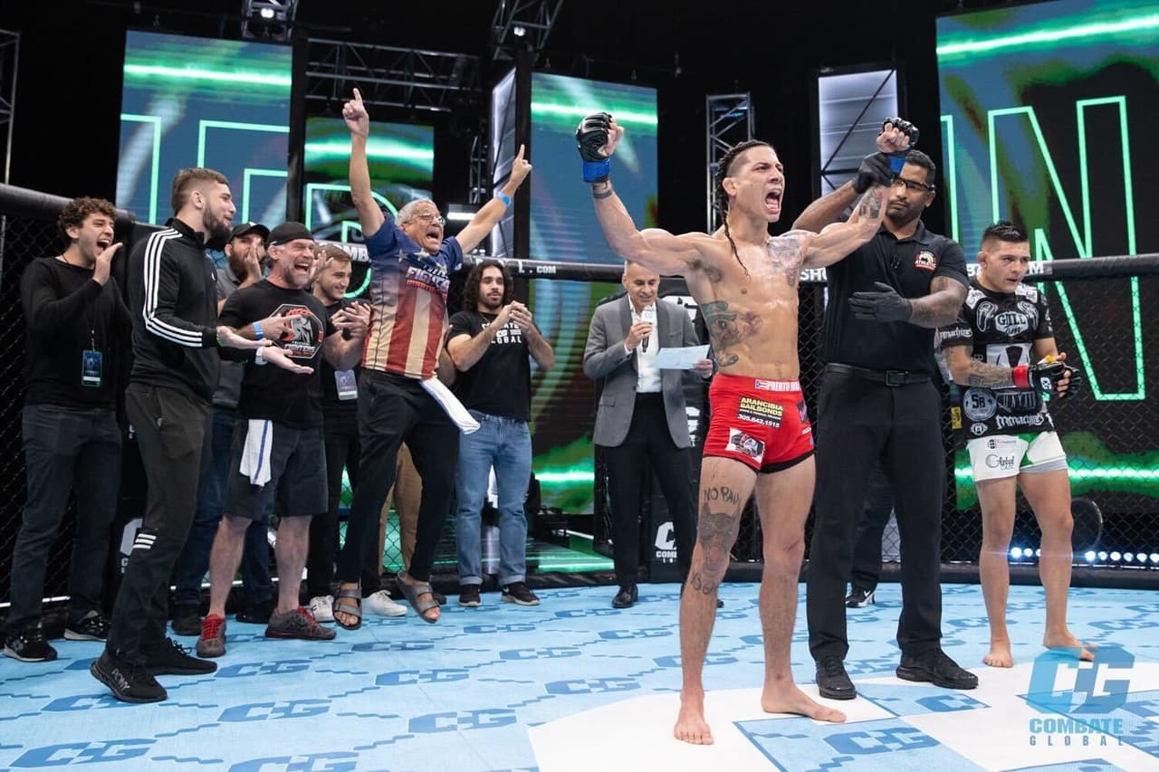 Combate Global: Justin Vázquez derrota por decisión a Jair Pérez